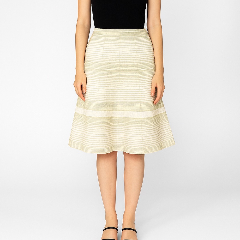 Club Monaco Women’s Skirt Size 6 A Line Embroidered 100% Cotton Textured Modest